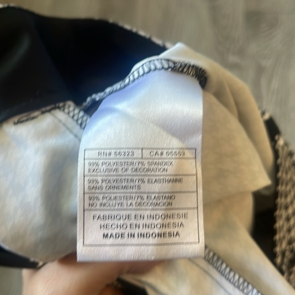 Nike Fit Dry Golf Houndstooth High Rise Shorts Women size 10 black white Bermuda - Picture 8 of 9